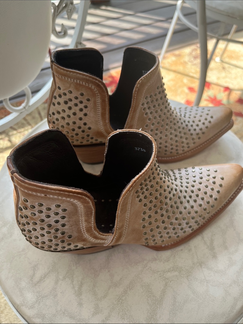 Ariat Dixon Studs Western boots. Size 37/38.  US 7 B